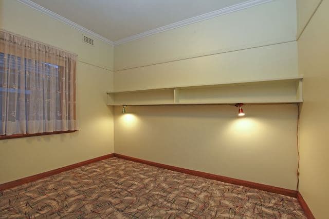 8 Orrong Avenue, RESERVOIR VIC 3073, Reservoir - Thumbnail 6