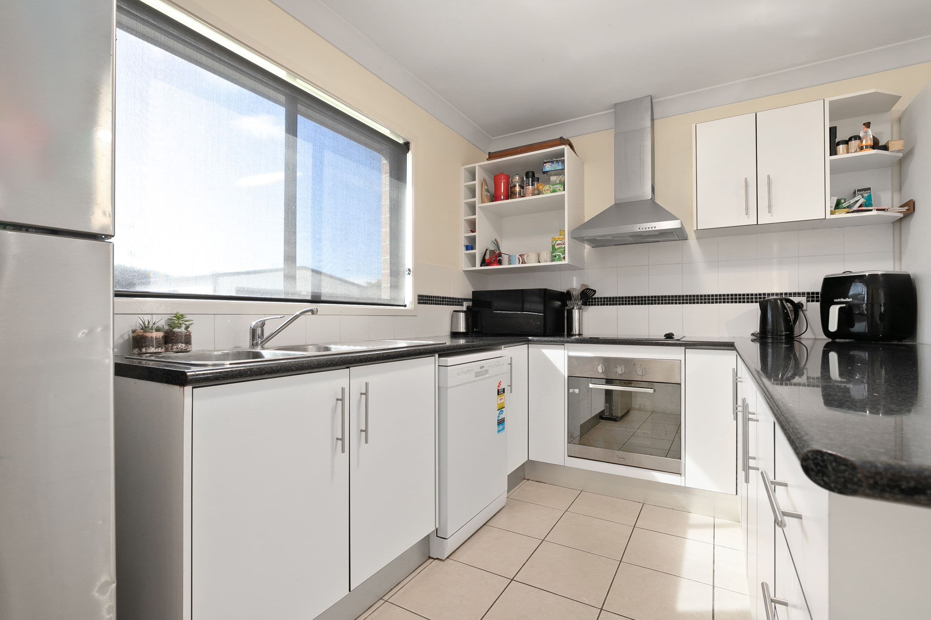 8 Guy Street, Emerald QLD 4720, Emerald - Thumbnail 4
