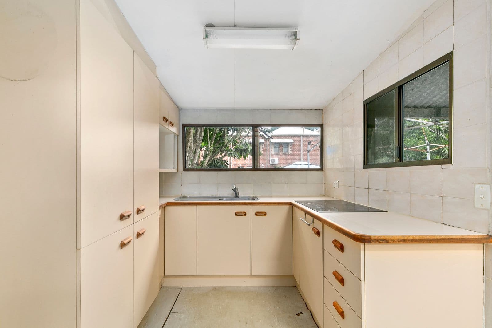 233 Hudson Road, Wooloowin QLD 4030, Wooloowin - Thumbnail 4