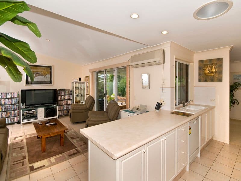 36 Saffron Street, ELANORA QLD 4221, Elanora - Thumbnail 7