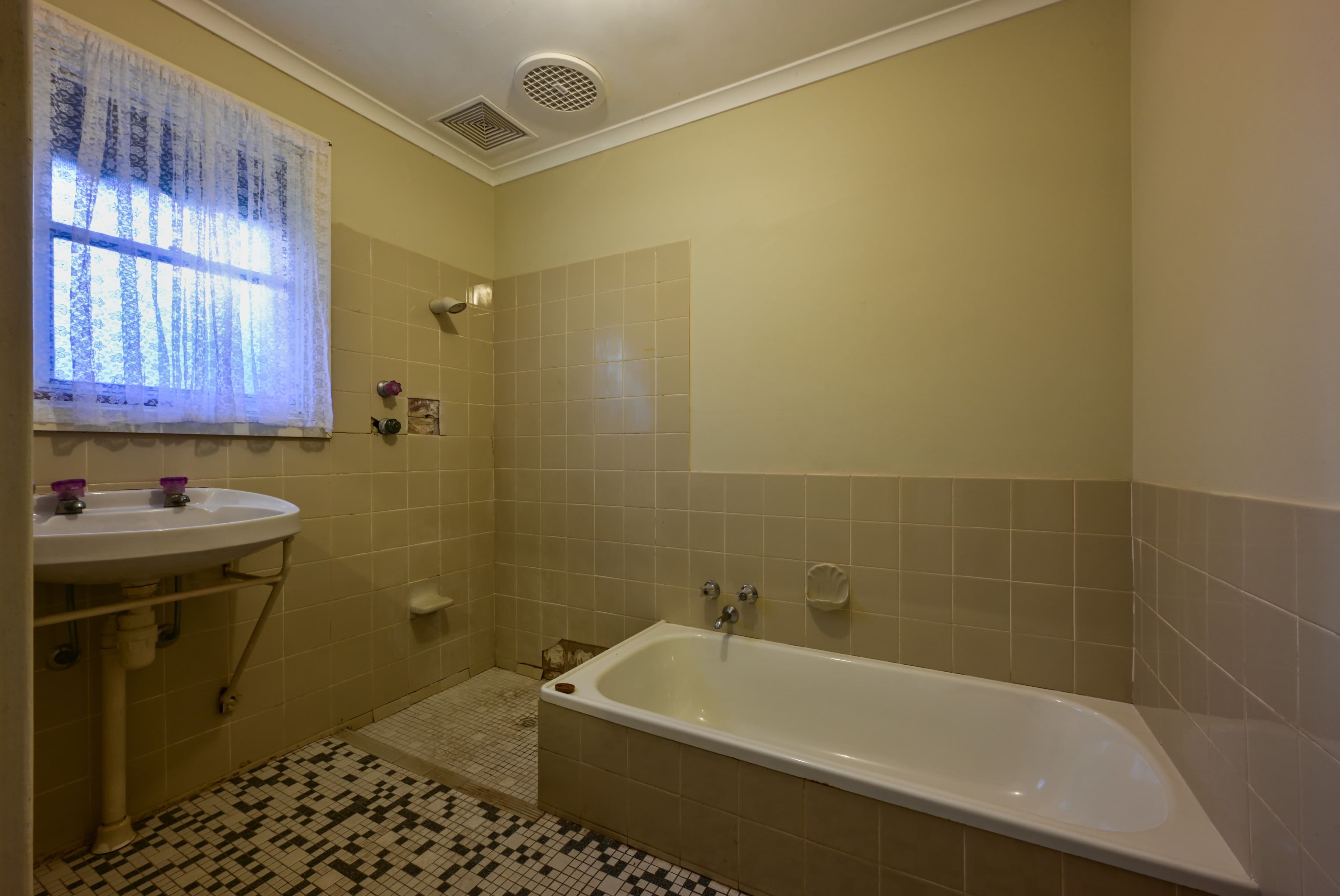 22 Cummins Street, Port Augusta SA 5700, Port Augusta - Thumbnail 5