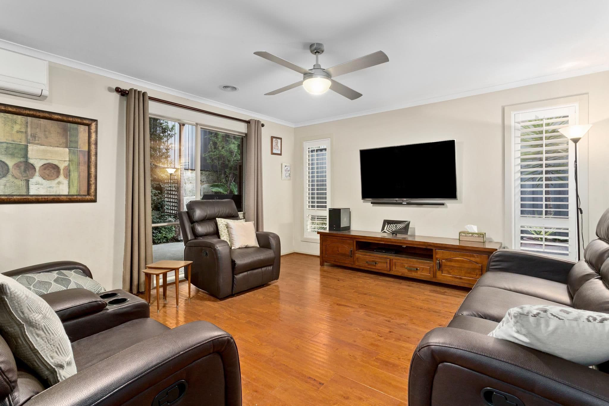 10 Adrian Drive, Pakenham VIC 3810, Pakenham - Thumbnail 2