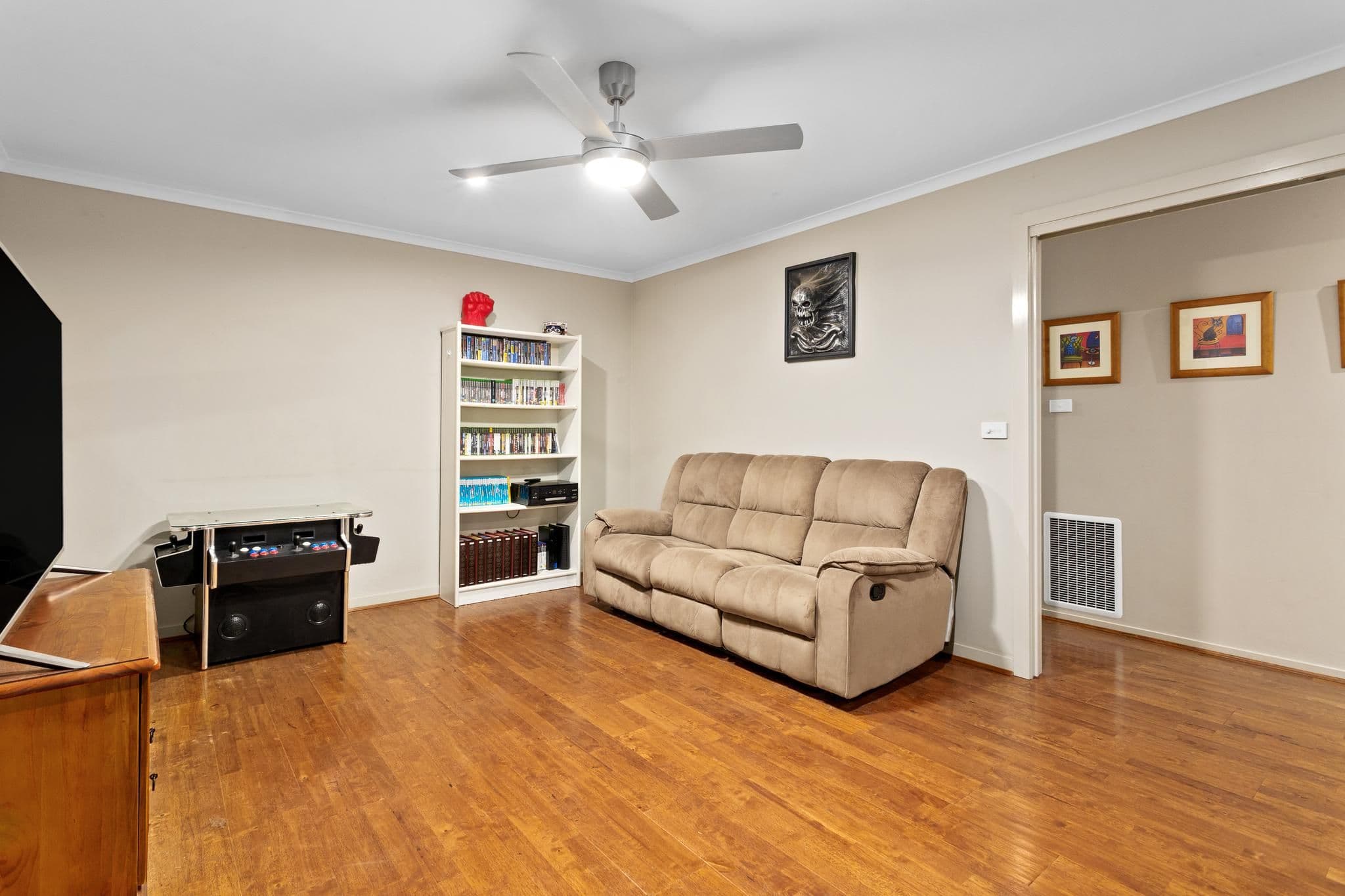 10 Adrian Drive, Pakenham VIC 3810, Pakenham - Thumbnail 5