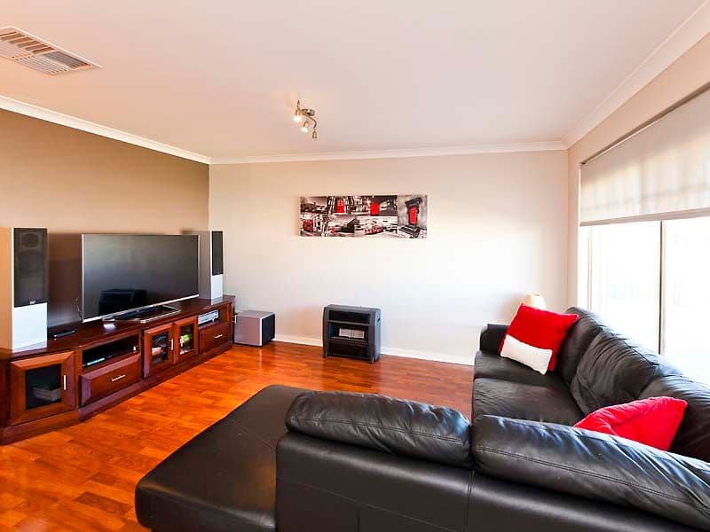 16 Moreton Cresent, WARNBRO WA 6169, Warnbro - Thumbnail 3