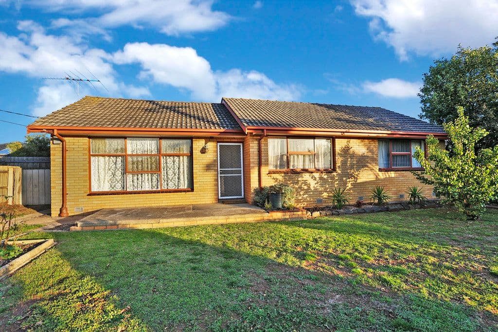 74 Flinders Avenue, LARA VIC 3212, Lara - Image 1