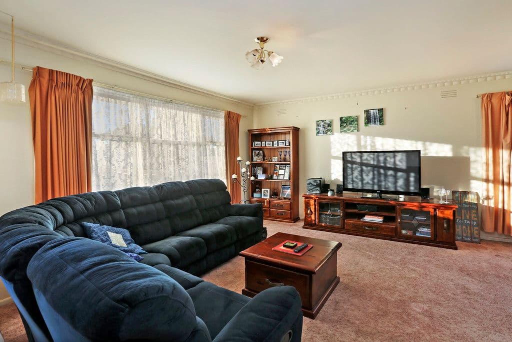 74 Flinders Avenue, LARA VIC 3212, Lara - Thumbnail 2