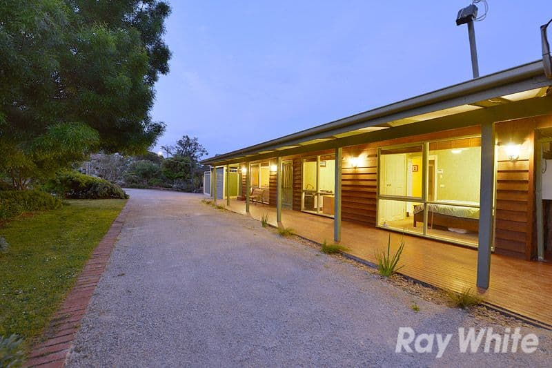32 Parkvalley Drive, CHIRNSIDE PARK VIC 3116, Chirnside Park - Thumbnail 2
