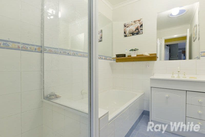 32 Parkvalley Drive, CHIRNSIDE PARK VIC 3116, Chirnside Park - Thumbnail 6