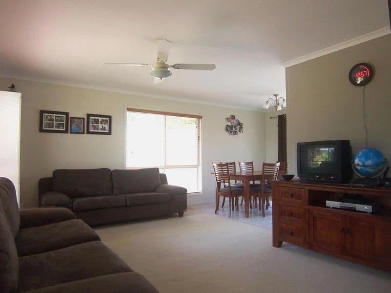 33 Jardine Drive, SPRINGWOOD QLD 4127, Springwood - Thumbnail 2