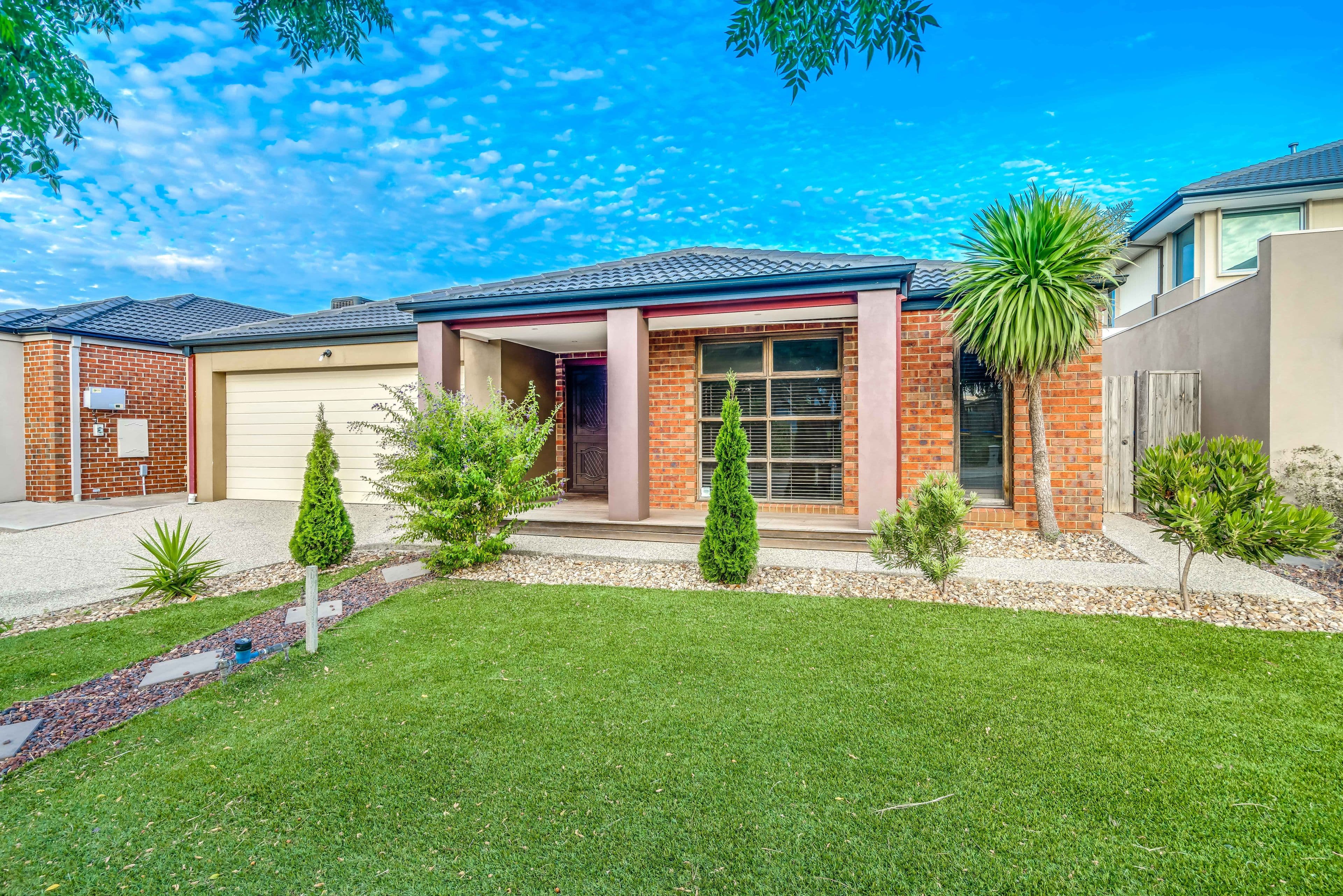 4 BUSHLARK CRESCENT,, Williams Landing VIC 3027, Williams Landing - Thumbnail 2