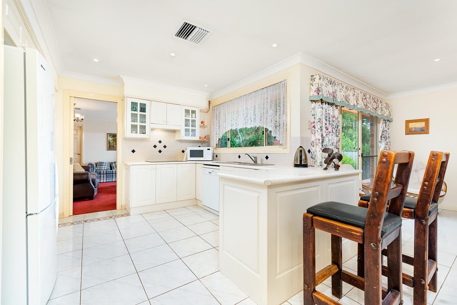 7 Beaumaris Avenue, Castle Hill NSW 2154, Castle Hill - Thumbnail 3