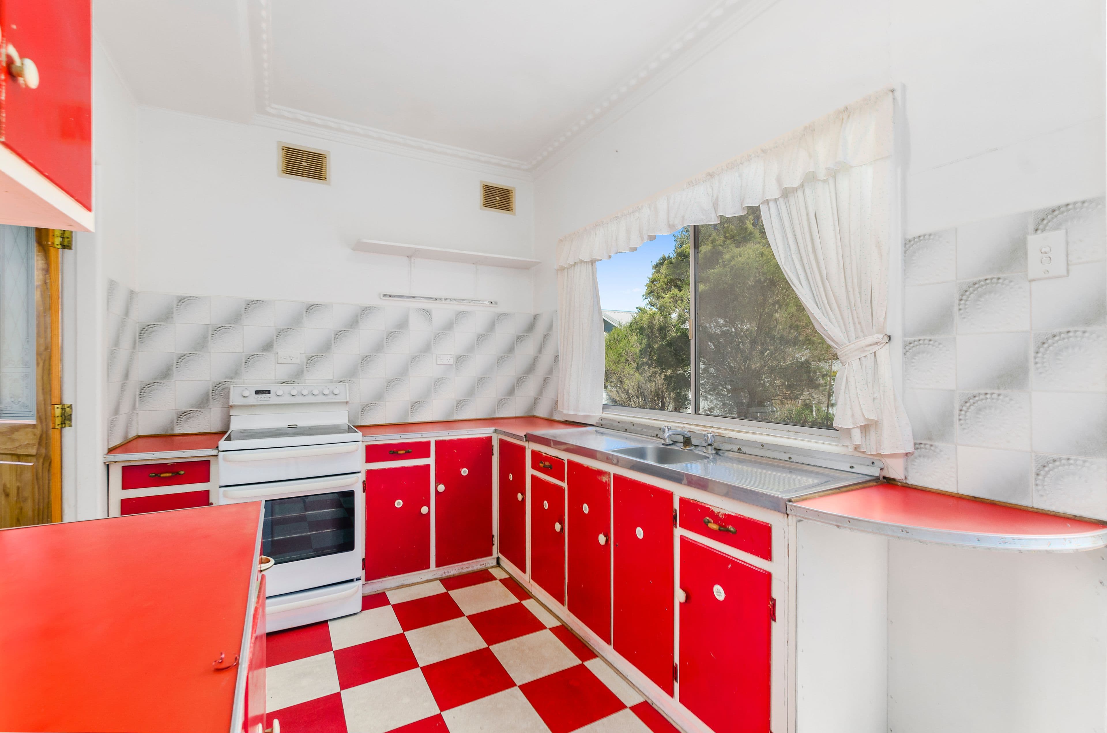 2 Coast Street, Thirroul - Thumbnail 2