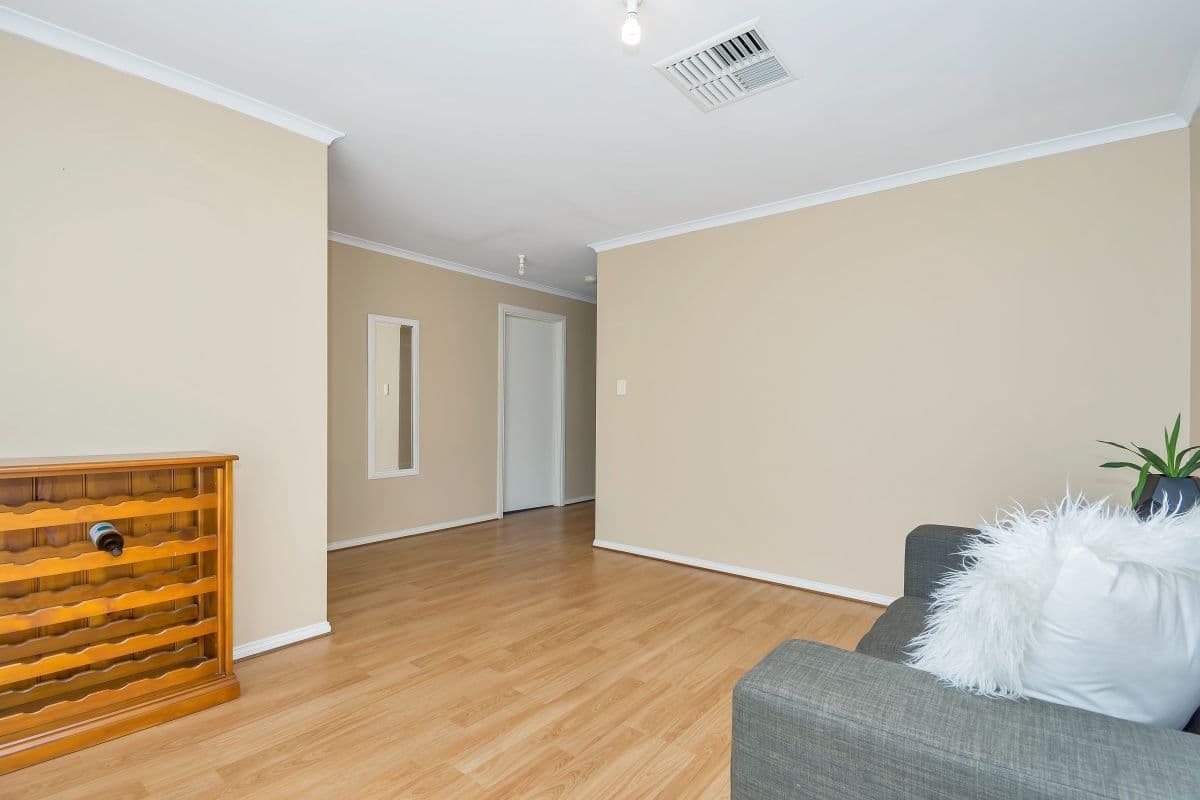 8 Dawn Close, Andrews Farm SA 5114, Andrews Farm - Thumbnail 2