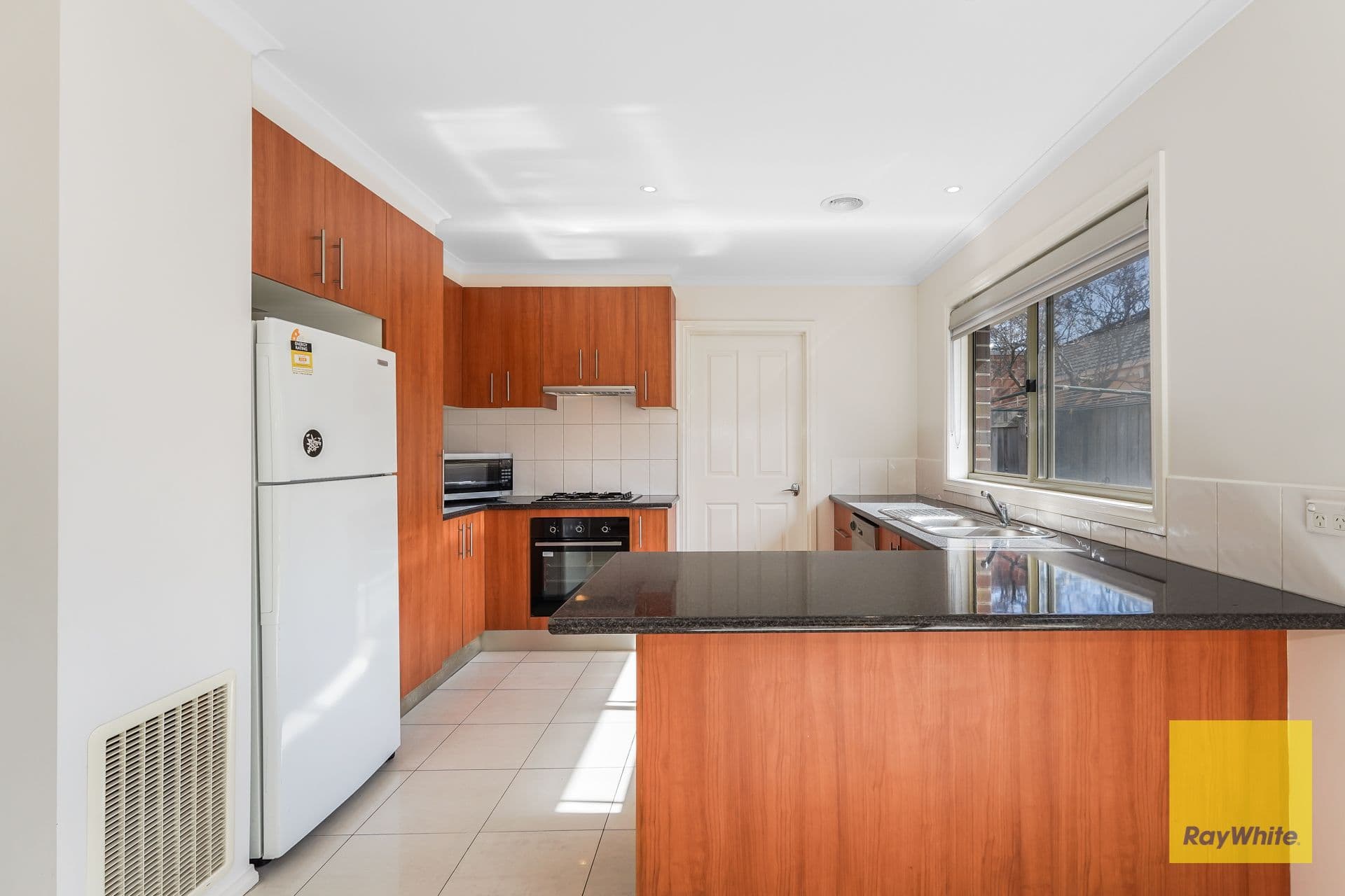 17 Burrows Avenue, Dandenong VIC 3175, Dandenong - Thumbnail 4