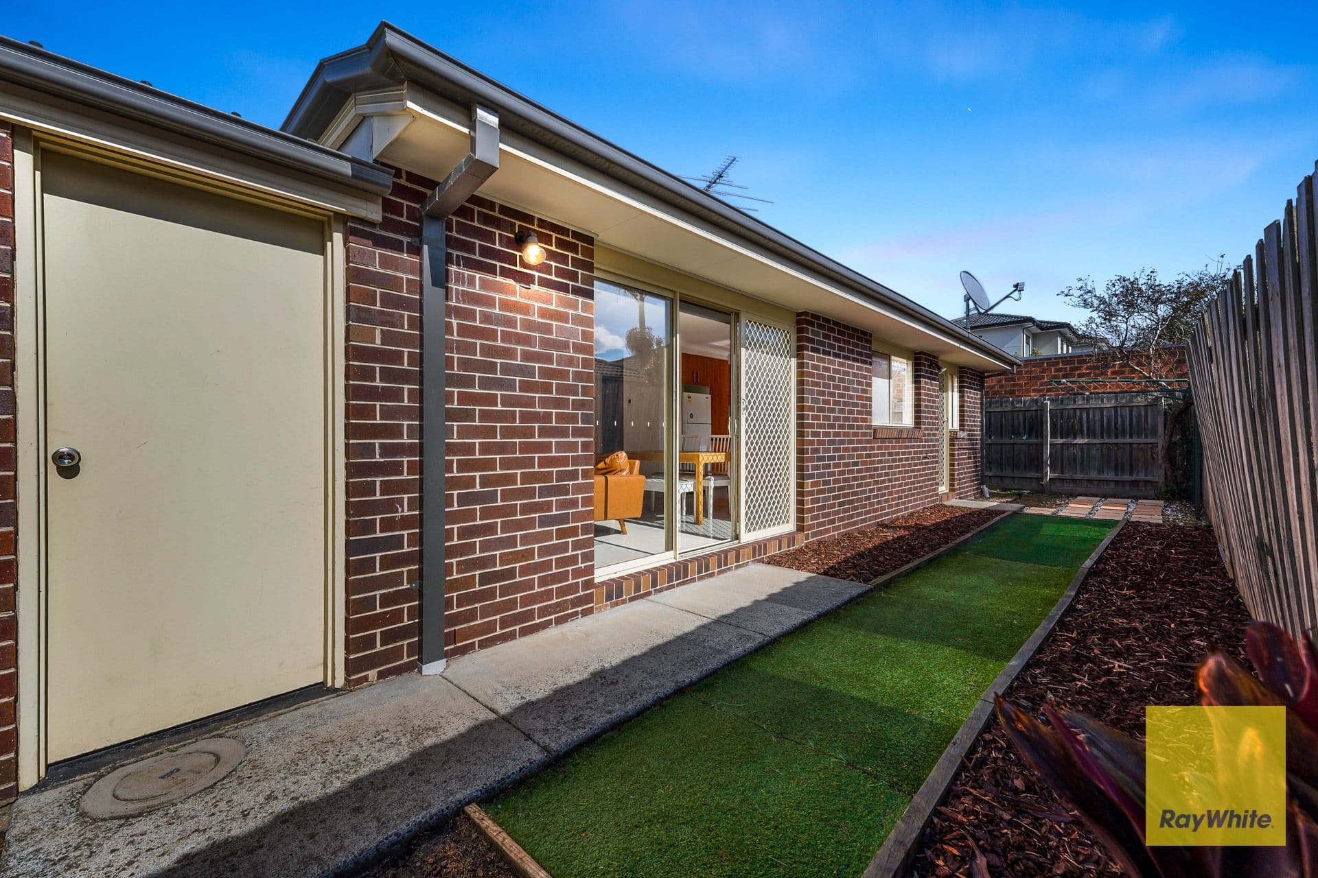 17 Burrows Avenue, Dandenong VIC 3175, Dandenong - Thumbnail 8