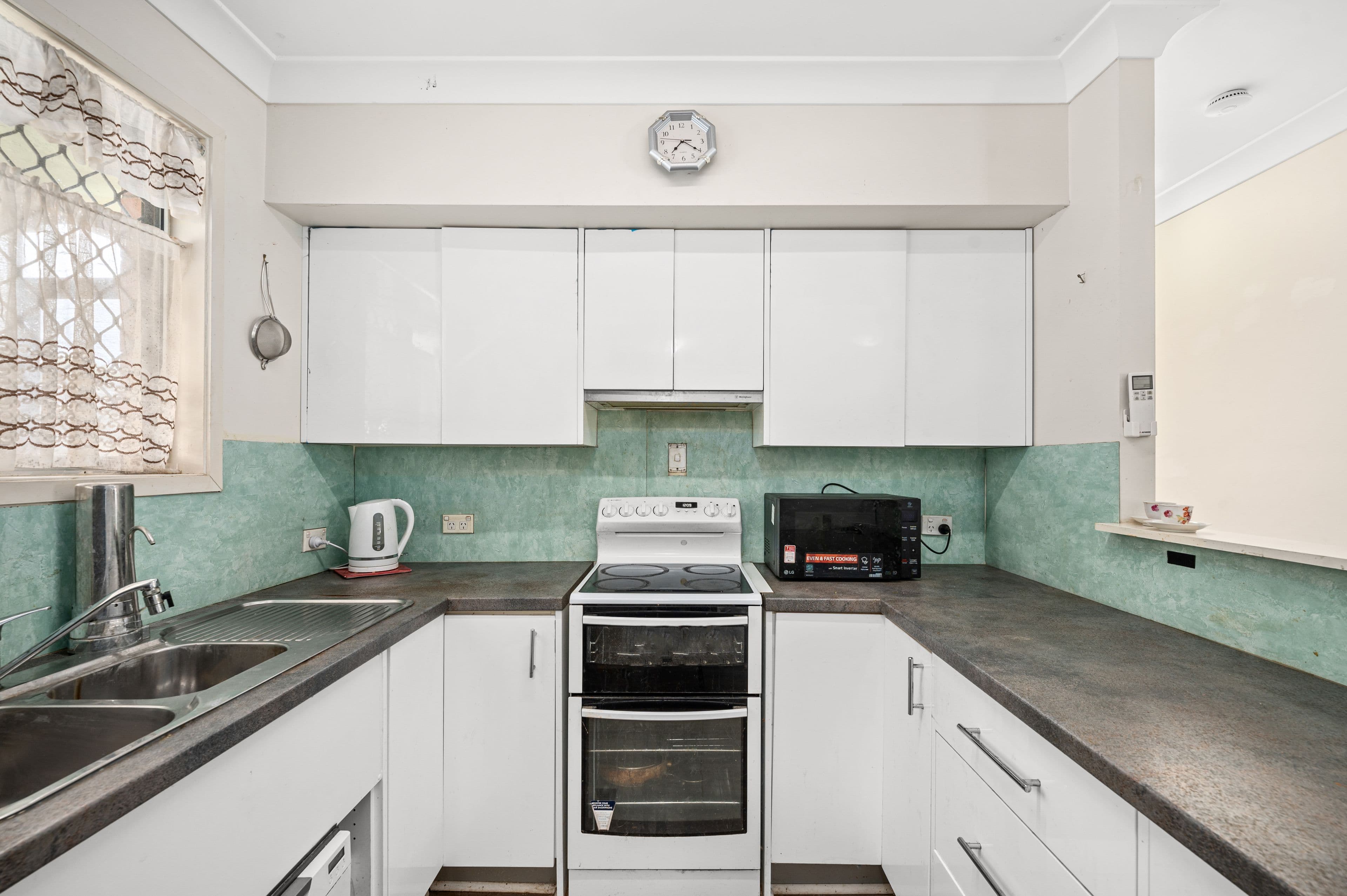 188 Colburn Avenue, Victoria Point QLD 4165, Victoria Point - Thumbnail 4
