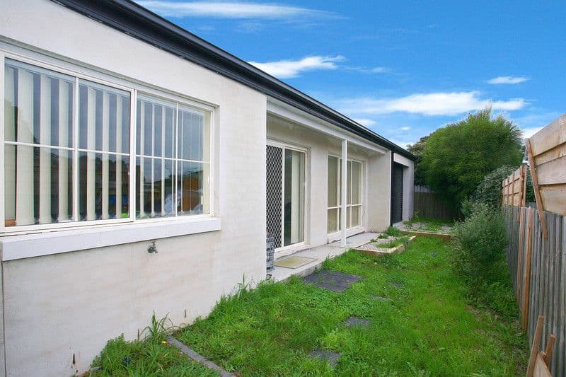 30 First Avenue, DANDENONG NORTH VIC 3175, Dandenong North - Thumbnail 8