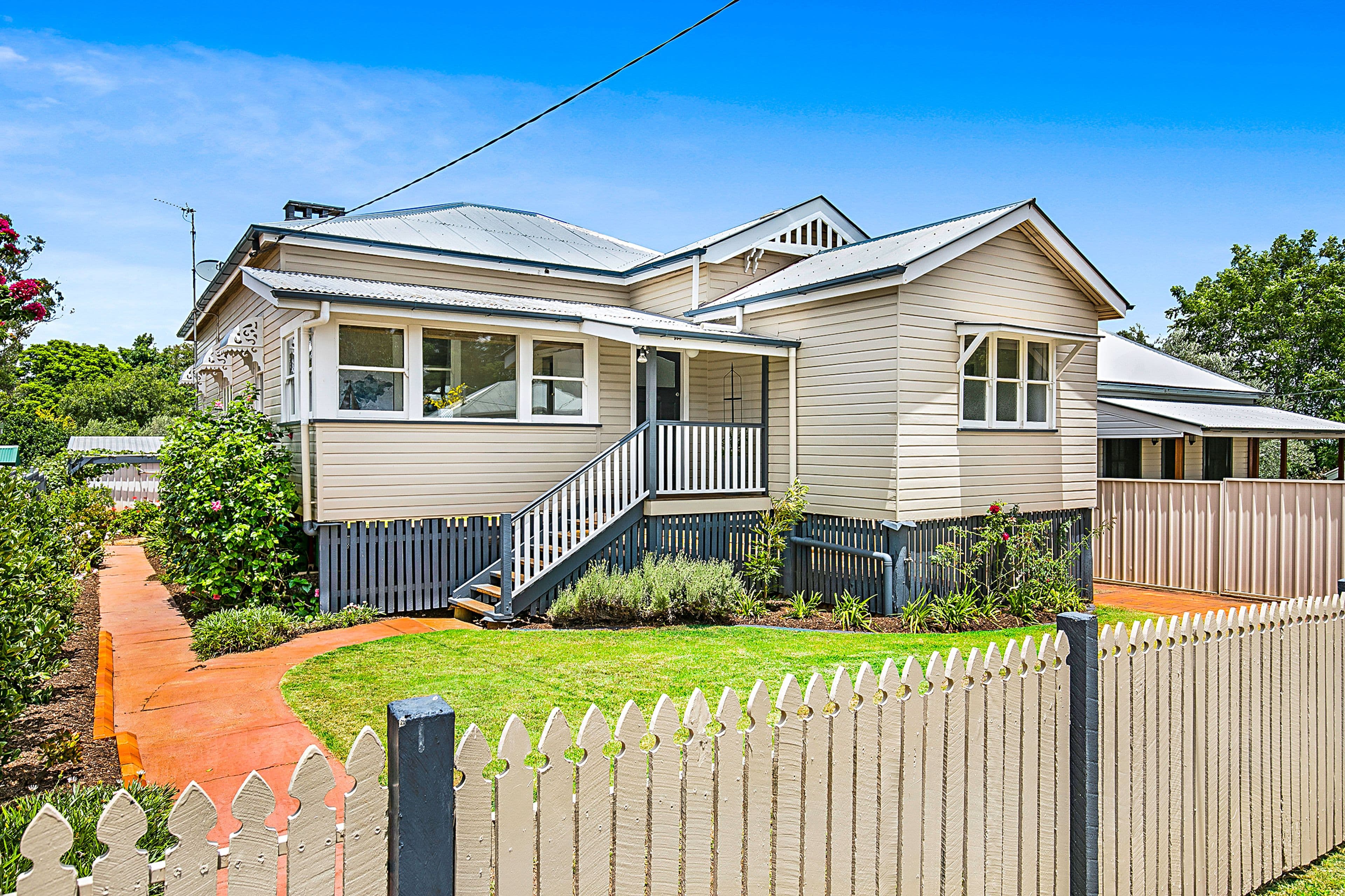8 Somme Street, North Toowoomba QLD 4350, North Toowoomba - Thumbnail 2