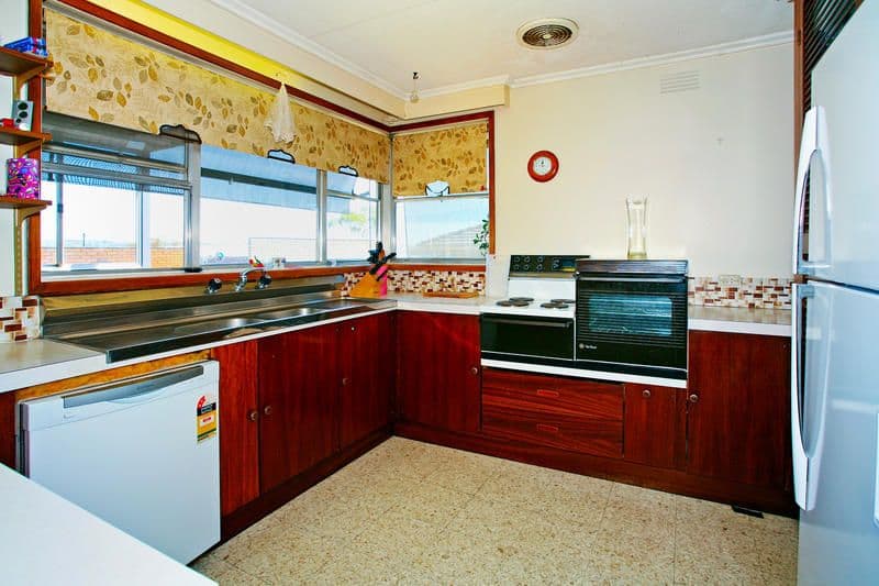 11 Mountbatten Street, GROVEDALE VIC 3216, Grovedale - Thumbnail 5