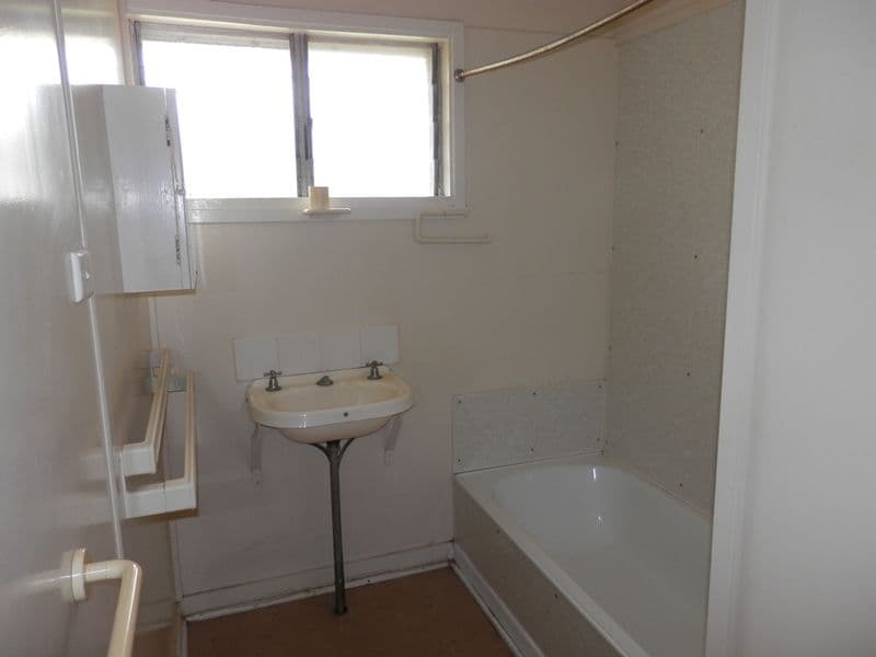 9 Kynance Street, LEICHHARDT QLD 4305, Leichhardt - Thumbnail 4