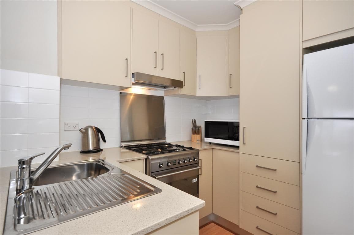18 Broadway, GLENELG SOUTH SA 5045, Glenelg South - Thumbnail 2