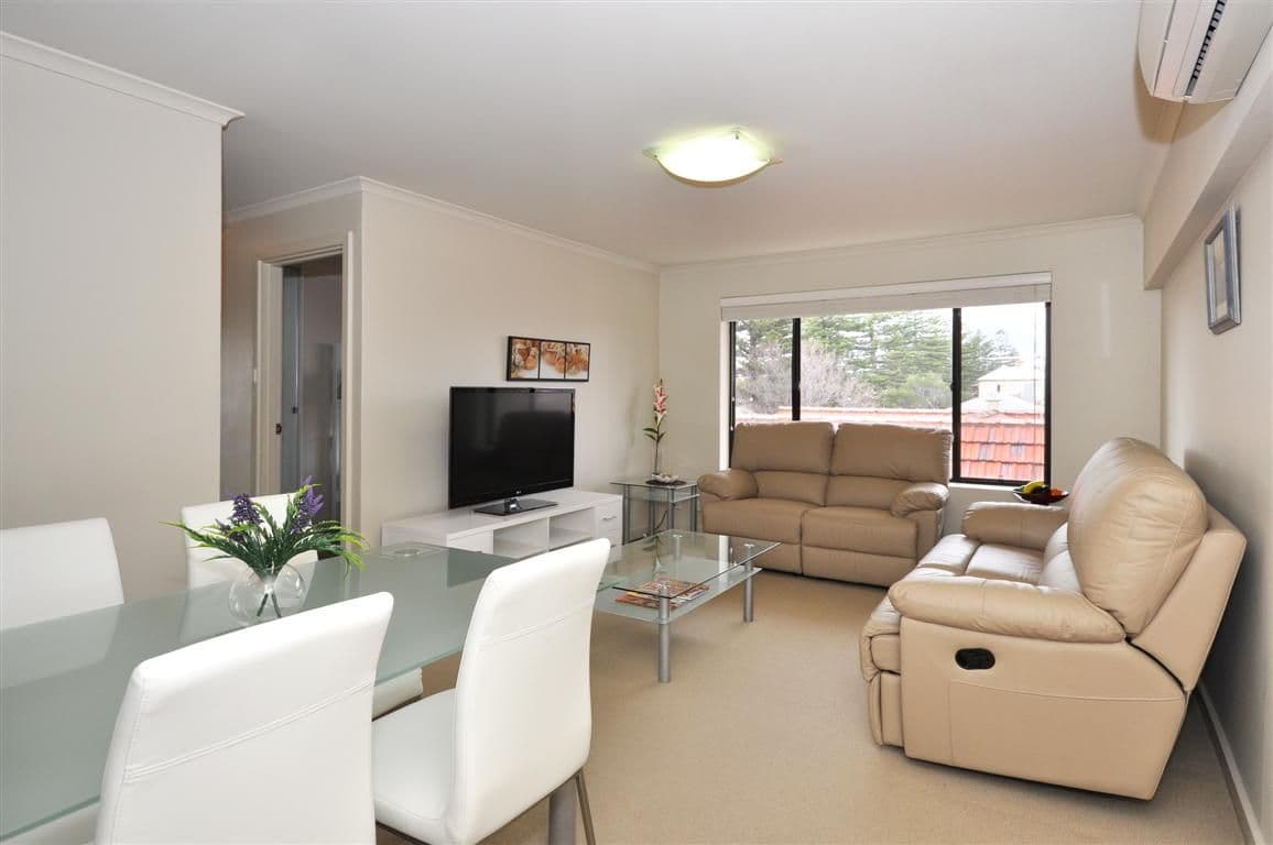18 Broadway, GLENELG SOUTH SA 5045, Glenelg South - Thumbnail 3