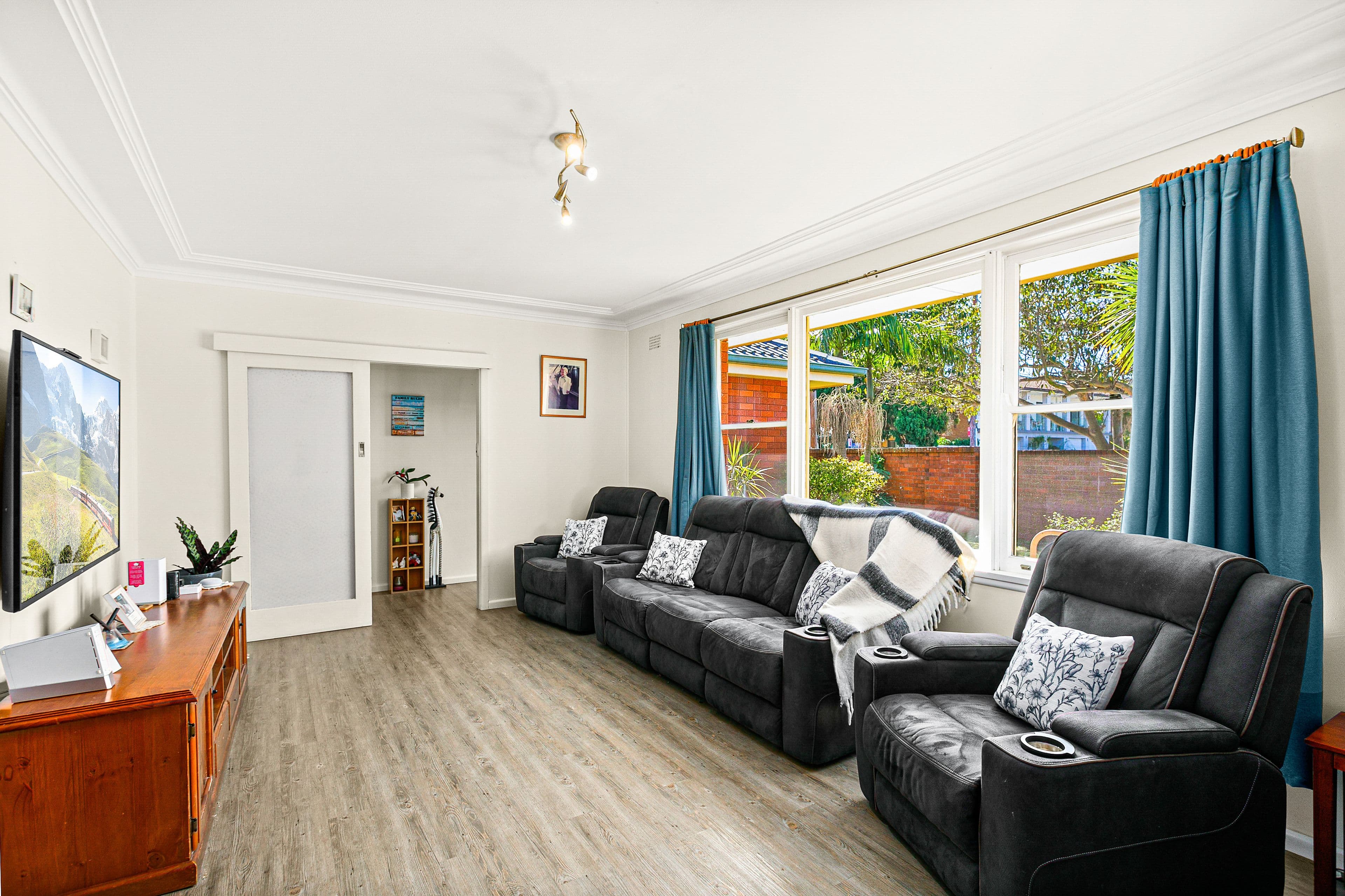 13 Roberts Avenue, Mortdale NSW 2223, Mortdale - Thumbnail 2