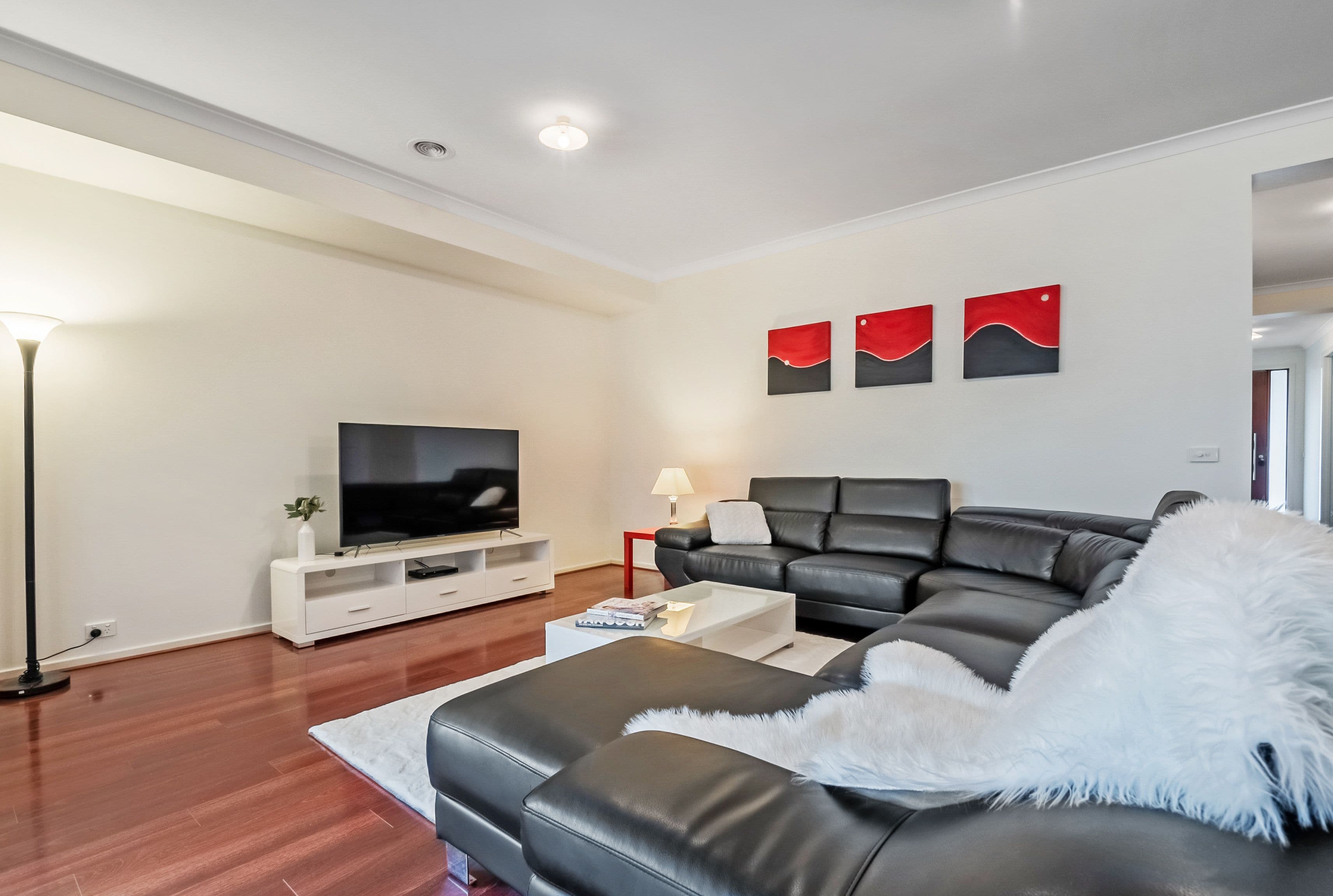 10 Kinkora Crescent, South Morang VIC 3752, South Morang - Thumbnail 2