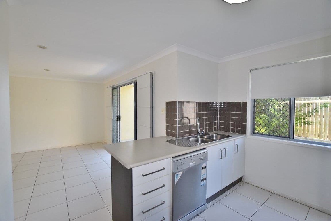 77 Ann Street, South Gladstone QLD 4680, South Gladstone - Thumbnail 2