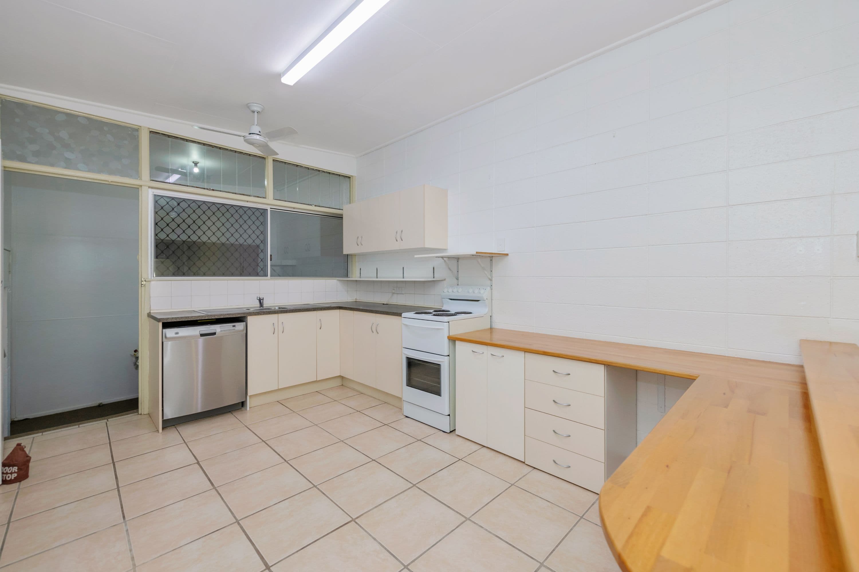 20 Snelham Street, Rosslea QLD 4812, Rosslea - Thumbnail 3