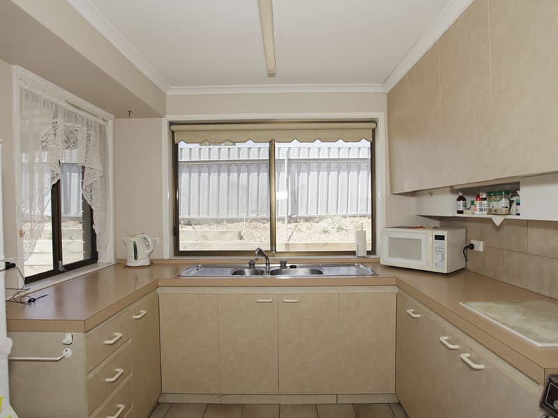30 McIlwaine Crescent, Noarlunga Downs - Thumbnail 2