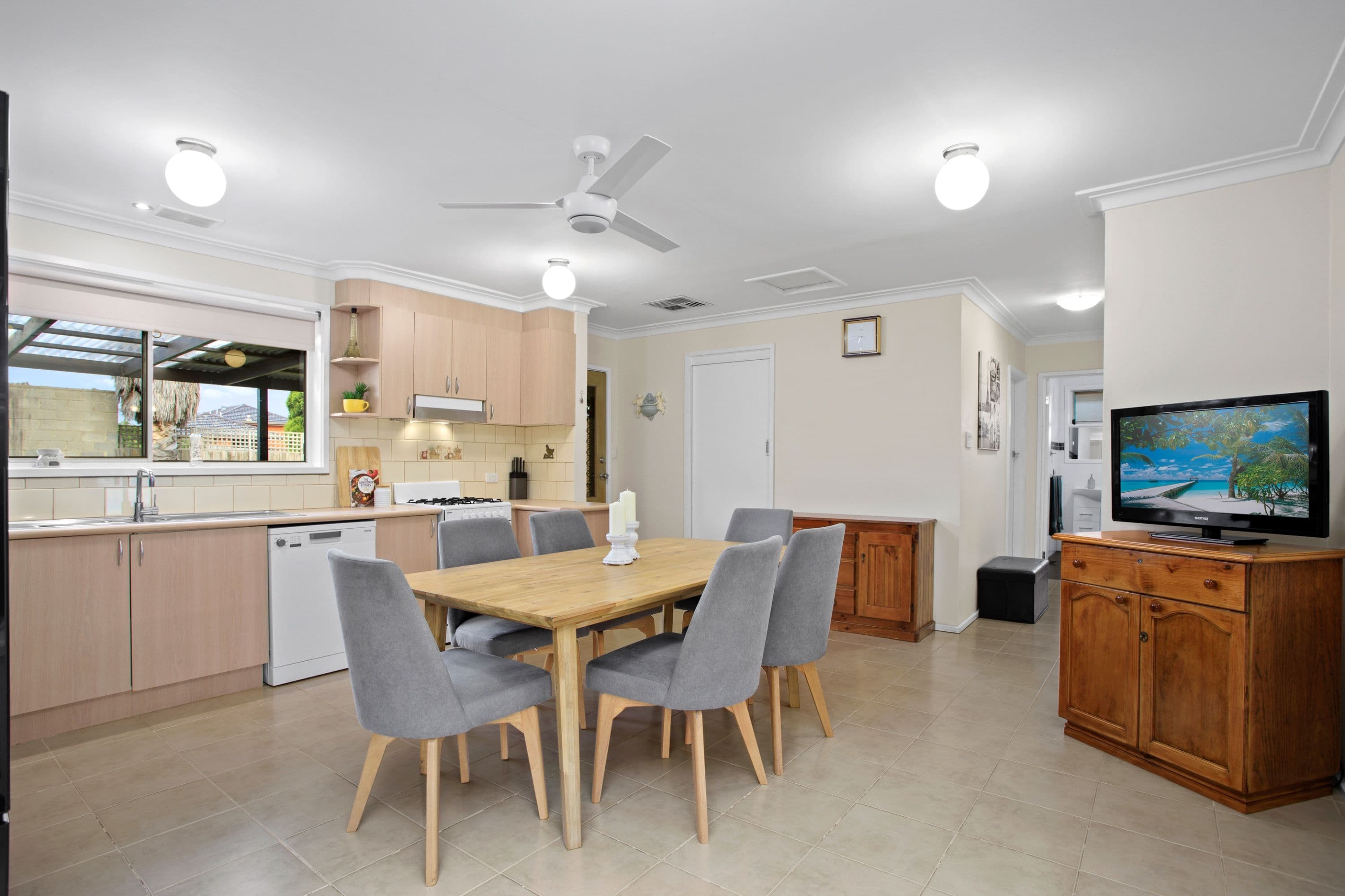 18 Barron Street, Reservoir VIC 3073, Reservoir - Thumbnail 5