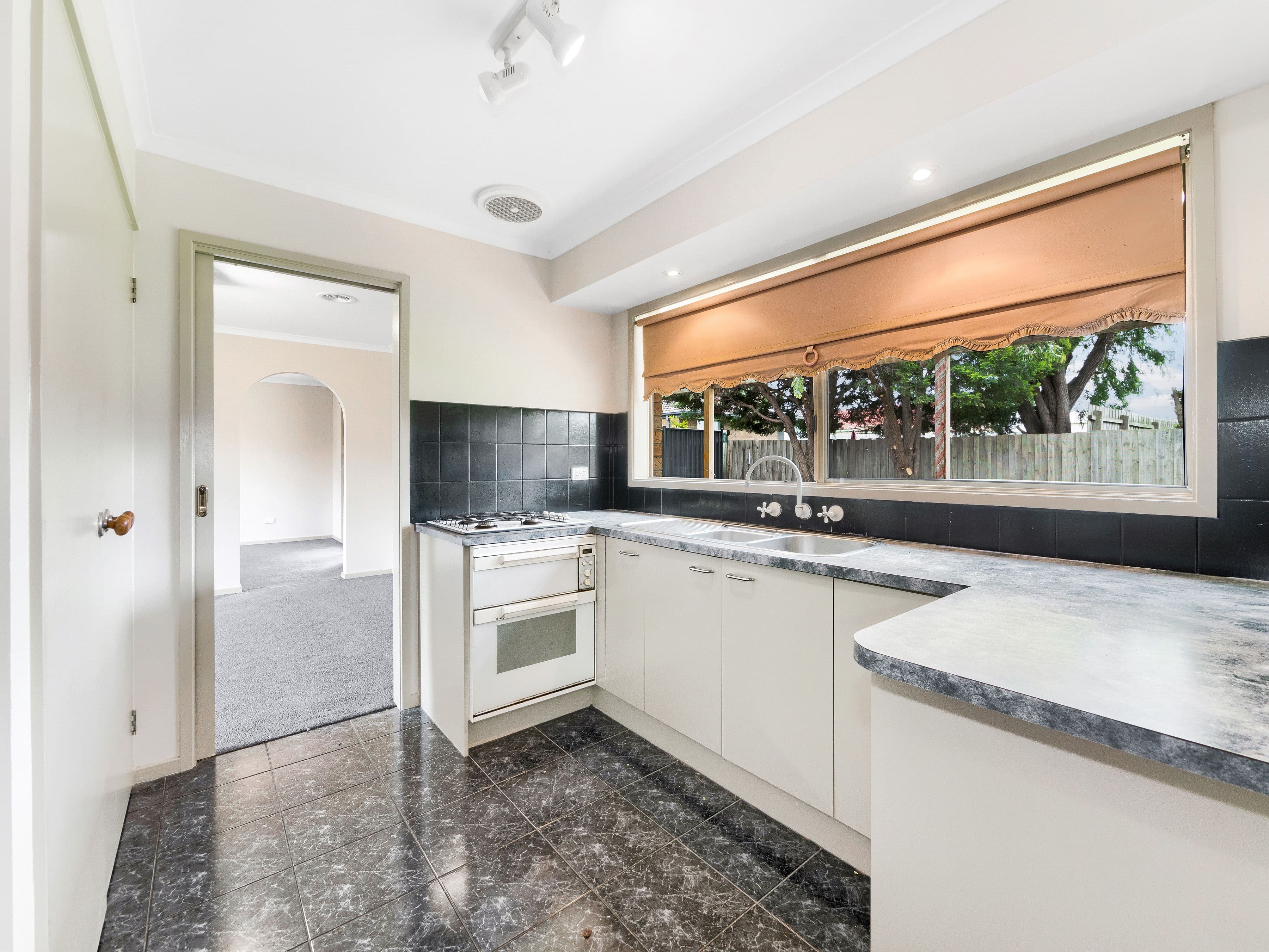 13 Denham Crescent, Cranbourne North VIC 3977, Cranbourne North - Thumbnail 2