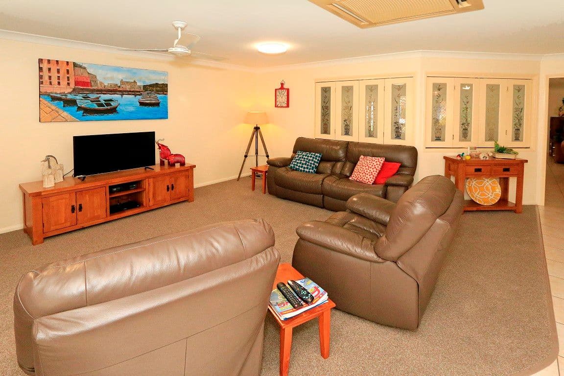 19 Warner Avenue, Norman Gardens QLD 4701, Norman Gardens - Thumbnail 2