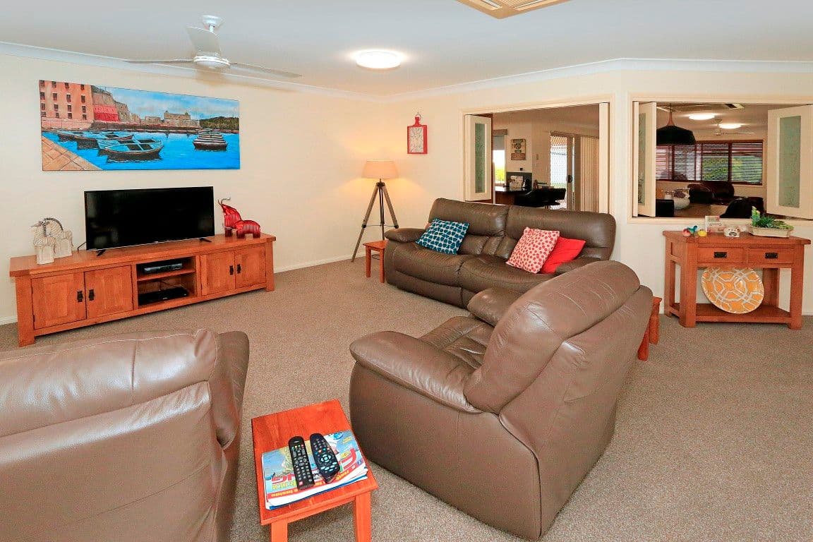 19 Warner Avenue, Norman Gardens QLD 4701, Norman Gardens - Thumbnail 3