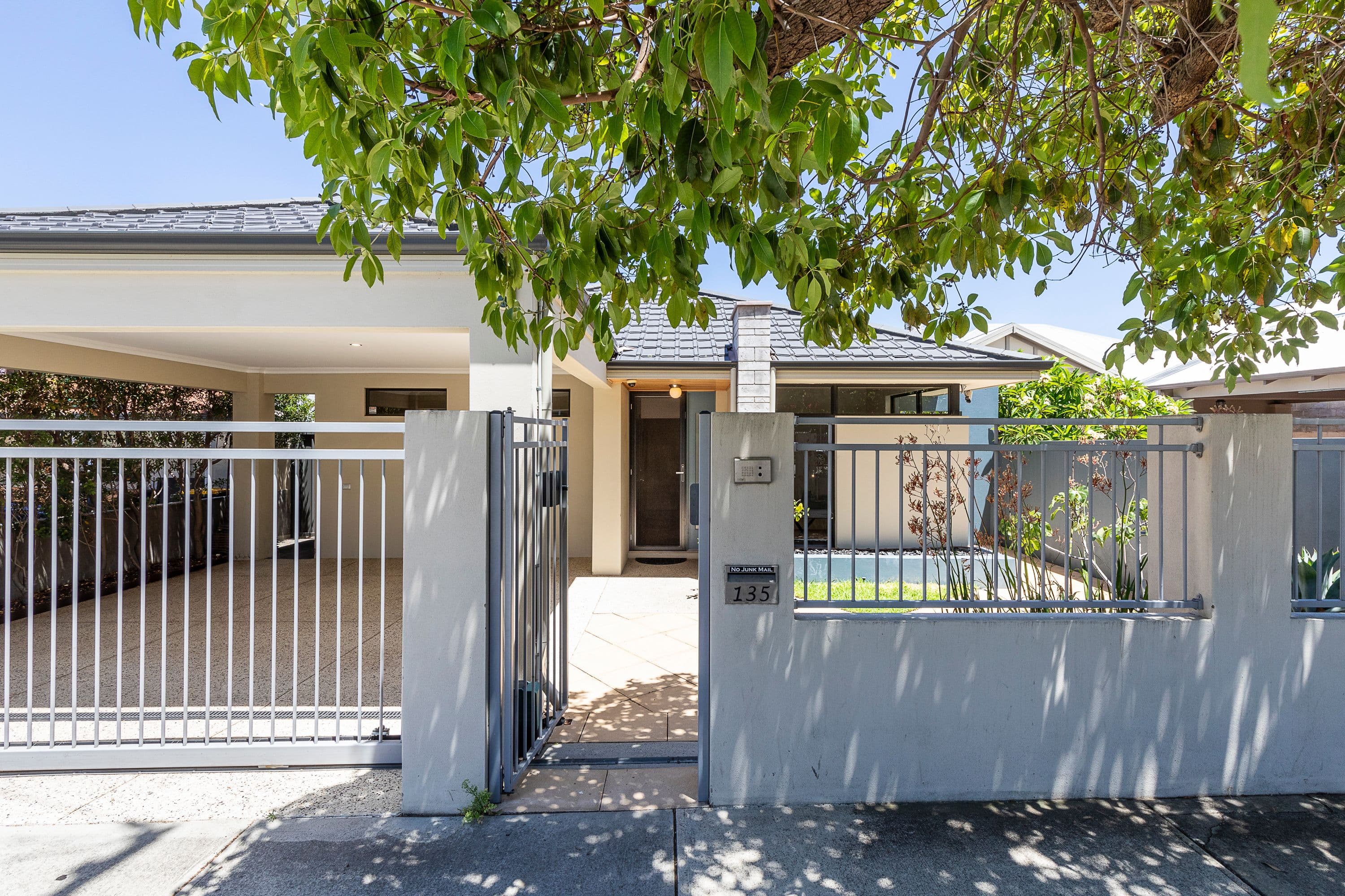 135 Buxton Street, Mount Hawthorn WA 6016, Mount Hawthorn - Thumbnail 2