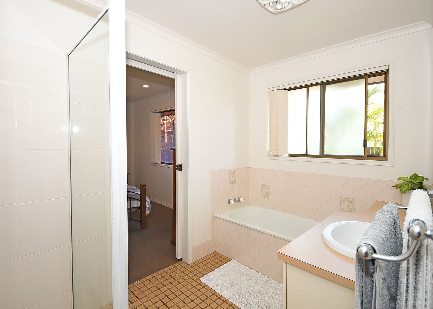 11 Granada Court, Point Vernon QLD 4655, Point Vernon - Thumbnail 6