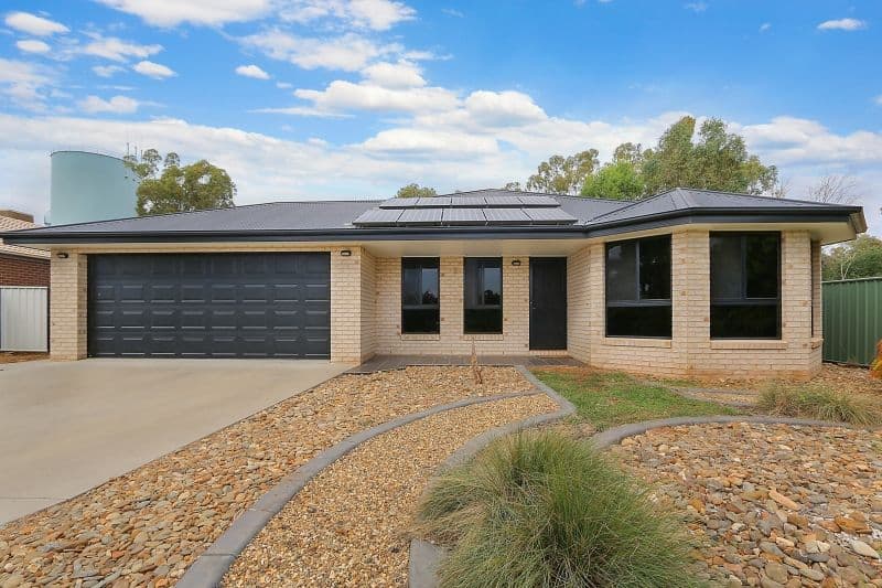 9 William Place, Howlong - Image 1