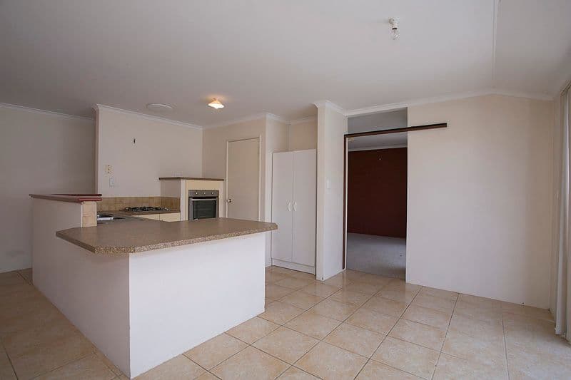 29 Grenache Crescent, CAVERSHAM WA 6055, Caversham - Thumbnail 7