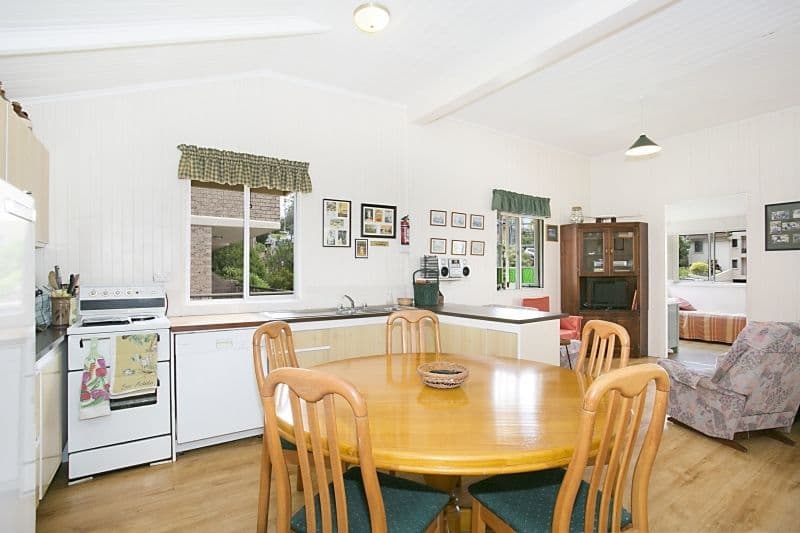 30 Ewart Street, Burleigh Heads QLD 4220, Burleigh Heads - Thumbnail 5