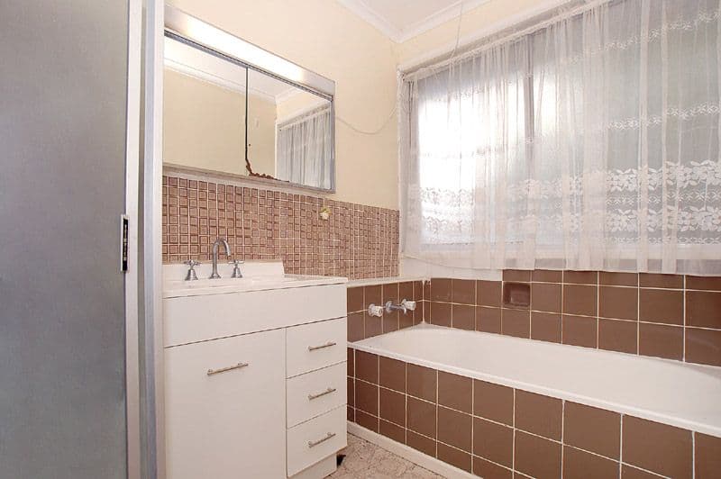 35 Ealing Crescent, SPRINGVALE SOUTH VIC 3172, Springvale South - Thumbnail 4