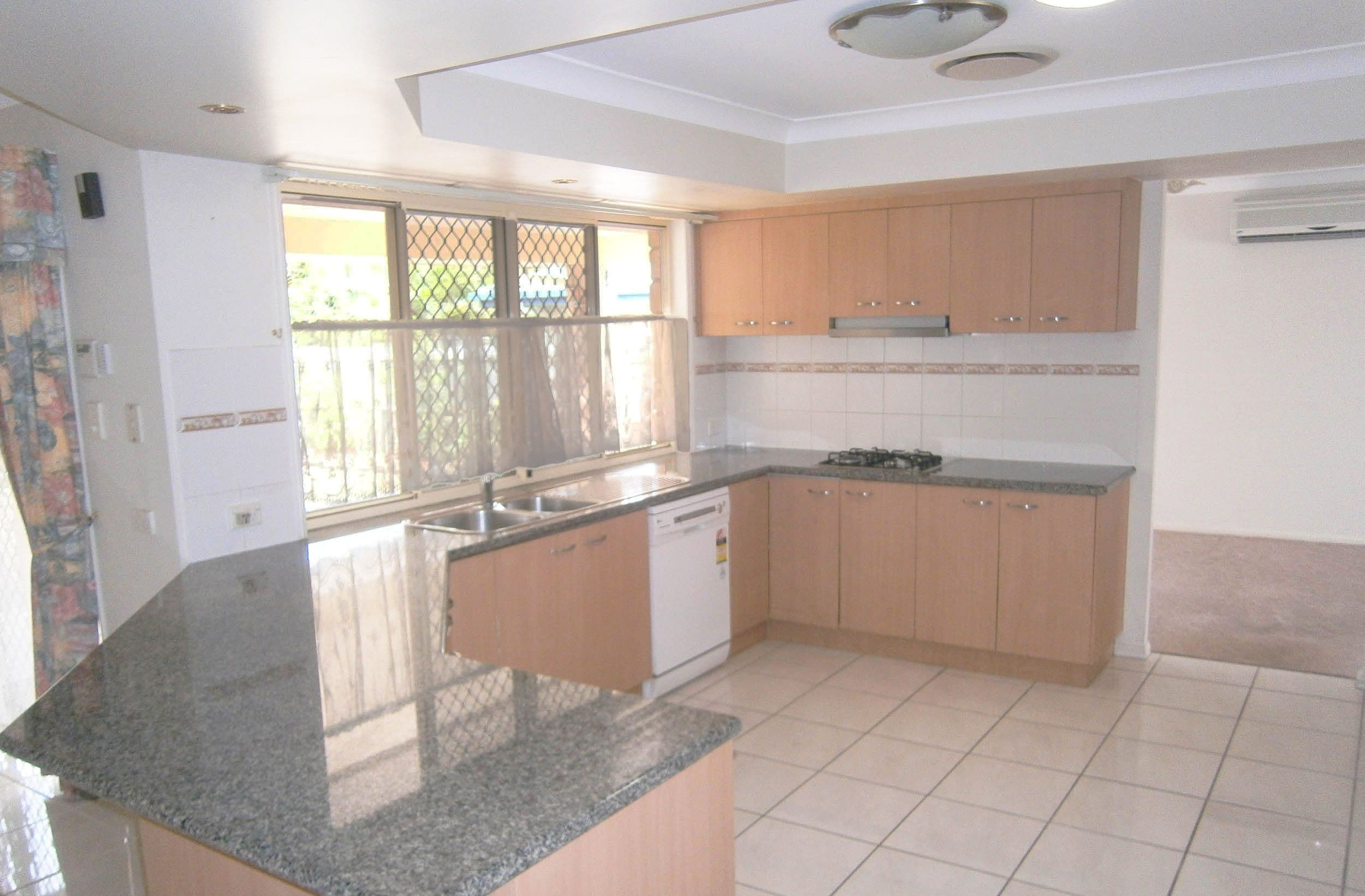 5 Cliff Salisbury Court, SAMFORD VILLAGE QLD 4520, Samford Village - Thumbnail 3