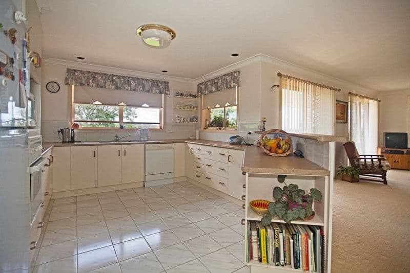 6 County Court, WOLLONGBAR NSW 2477, Wollongbar - Thumbnail 2