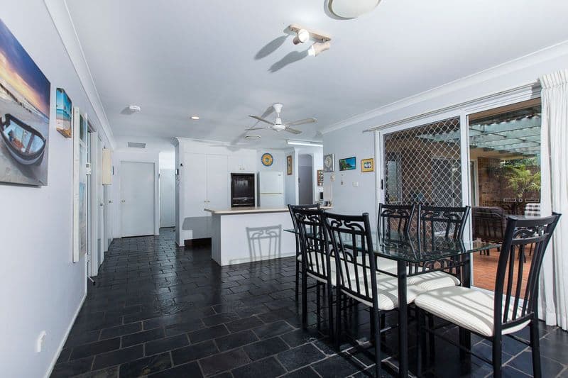 19 Ramsay Crescent, GOLDEN BEACH QLD 4551, Golden Beach - Thumbnail 3