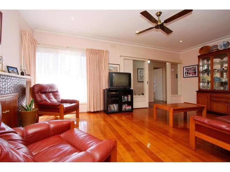 84 Moreton Crescent, BUNDOORA VIC 3083, Bundoora - Thumbnail 2