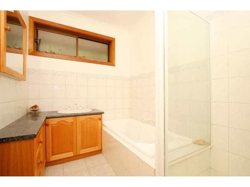 84 Moreton Crescent, BUNDOORA VIC 3083, Bundoora - Thumbnail 7
