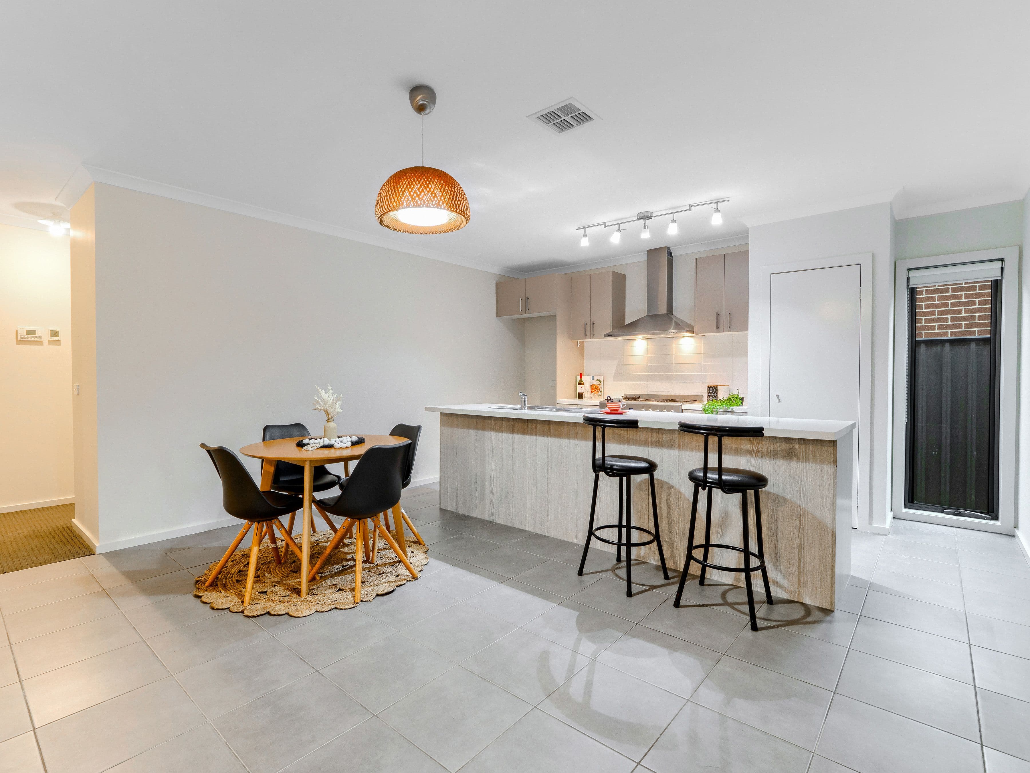 172 Selandra Boulevard, Clyde North VIC 3978, Clyde North - Thumbnail 6