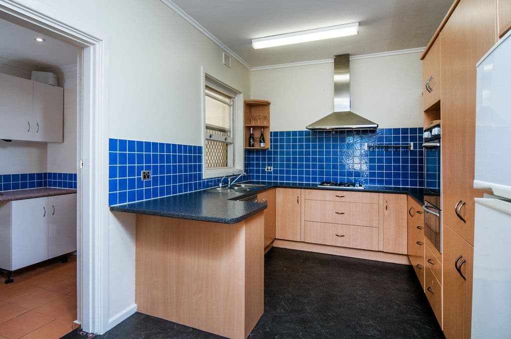 31 Thorne Crescent, MITCHELL PARK SA 5043, Mitchell Park - Thumbnail 3