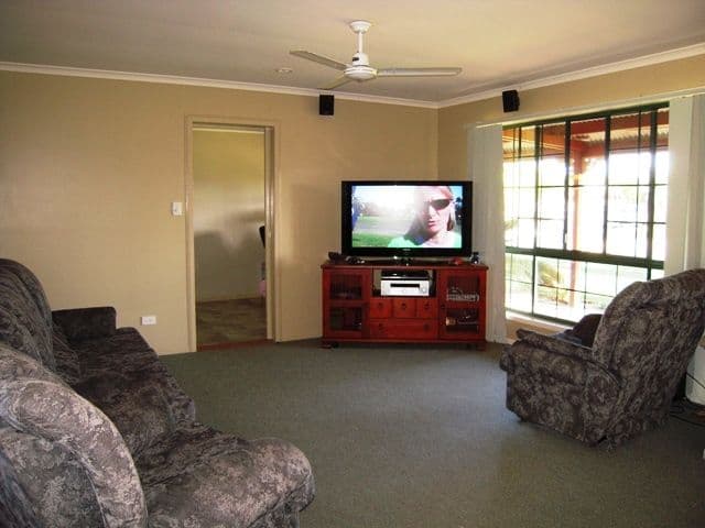 1 Lockerbie Street, BEACONSFIELD QLD 4740, Beaconsfield - Thumbnail 3