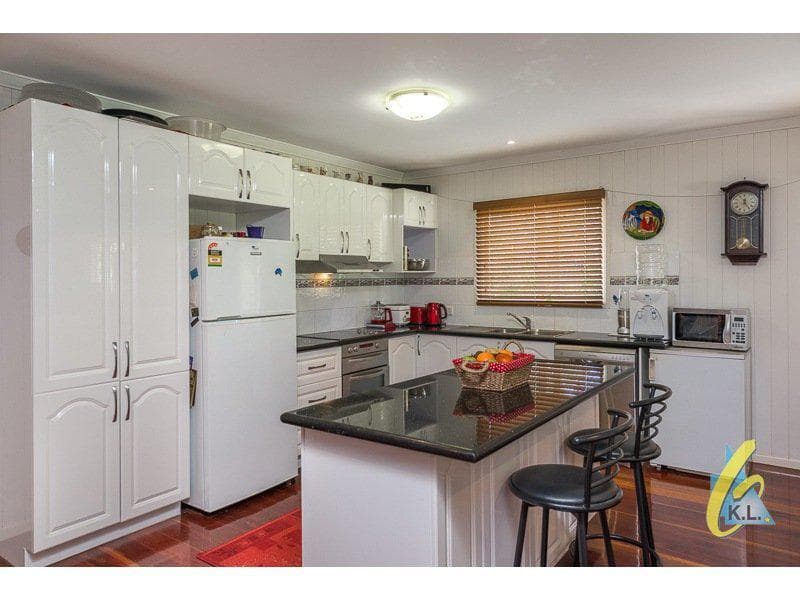 84 Woodend Road,  Woodend, Woodend - Thumbnail 4